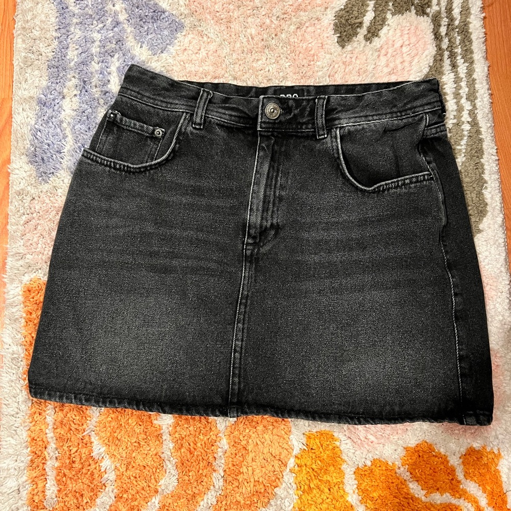 BDG Urban Outfitters black skirt